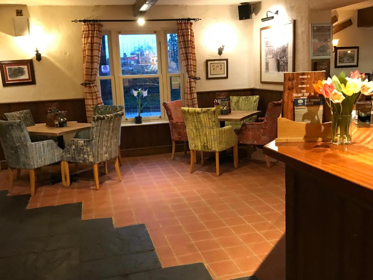 The Walnut Tree Inn Mere Mere  المظهر الخارجي الصورة