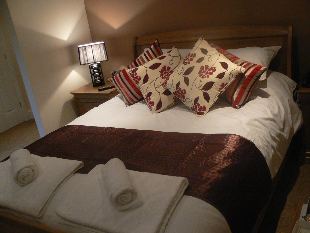 The Walnut Tree Inn Mere Mere  المظهر الخارجي الصورة